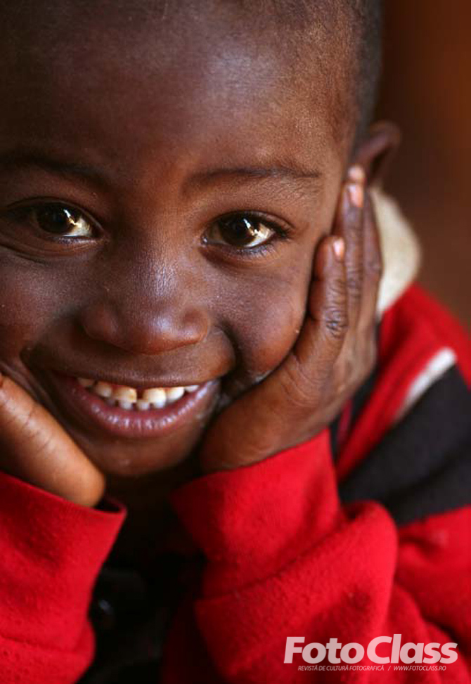 Copil din satul Mahasuja, din zona platoului Ihosy, Madagascarul central. (Canon EOS 5D, Sigma 105 f/2.8, f/4, 1/100s)