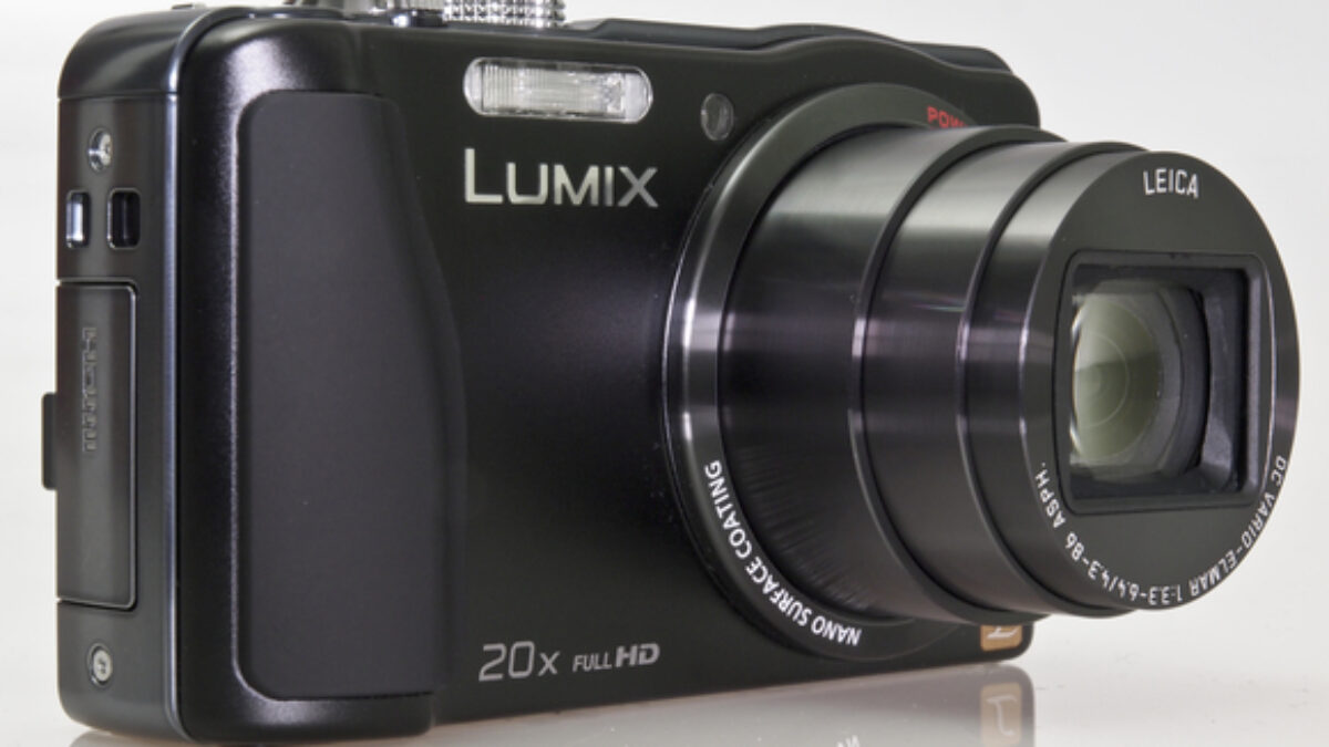 Panasonic Lumix DMC-TZ30 - locomotiva camerelor cu touch-screen si