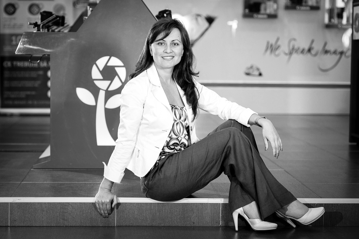  Scurte interviuri cu doamnele şi domnişoarele din F64: Valentina Cernăianu