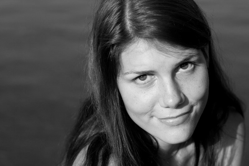  Interviuri cu doamnele şi domnişoarele din F64: Ioana Acsinia