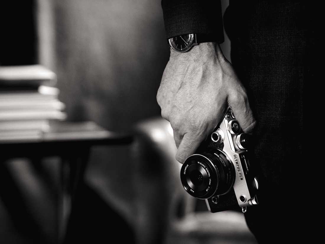  Olympus PEN-F: Performanţă de top într-un design elegant