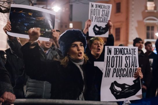 protestul împotriva grațierii
