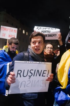 protestul împotriva grațierii