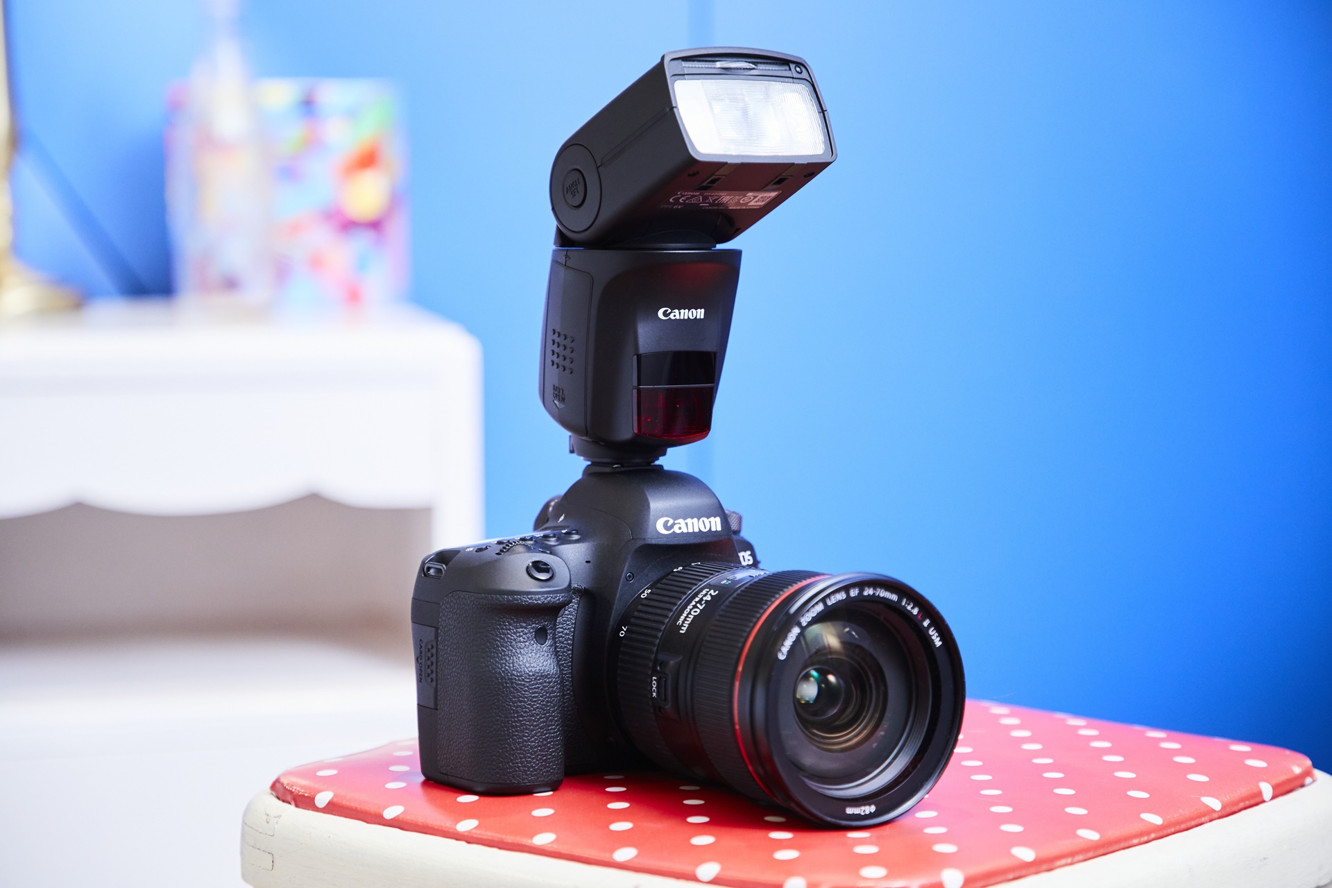  Canon Speedlite 470EX-AI – primul bliţ dotat cu AI Bounce