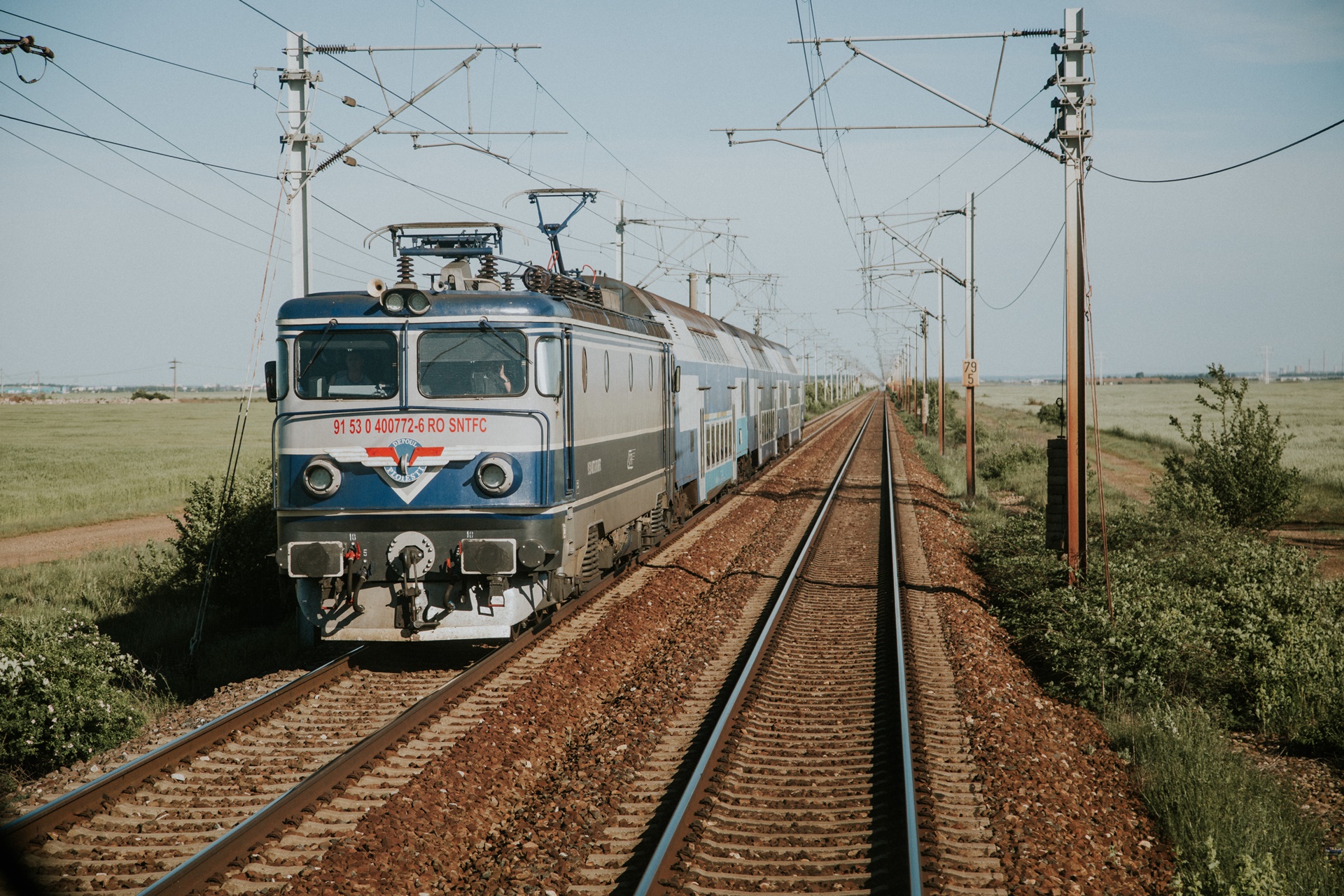  Povestea lui Vlad Eftenie – Prima oară în locomotiva unui tren, cu Canon 200D