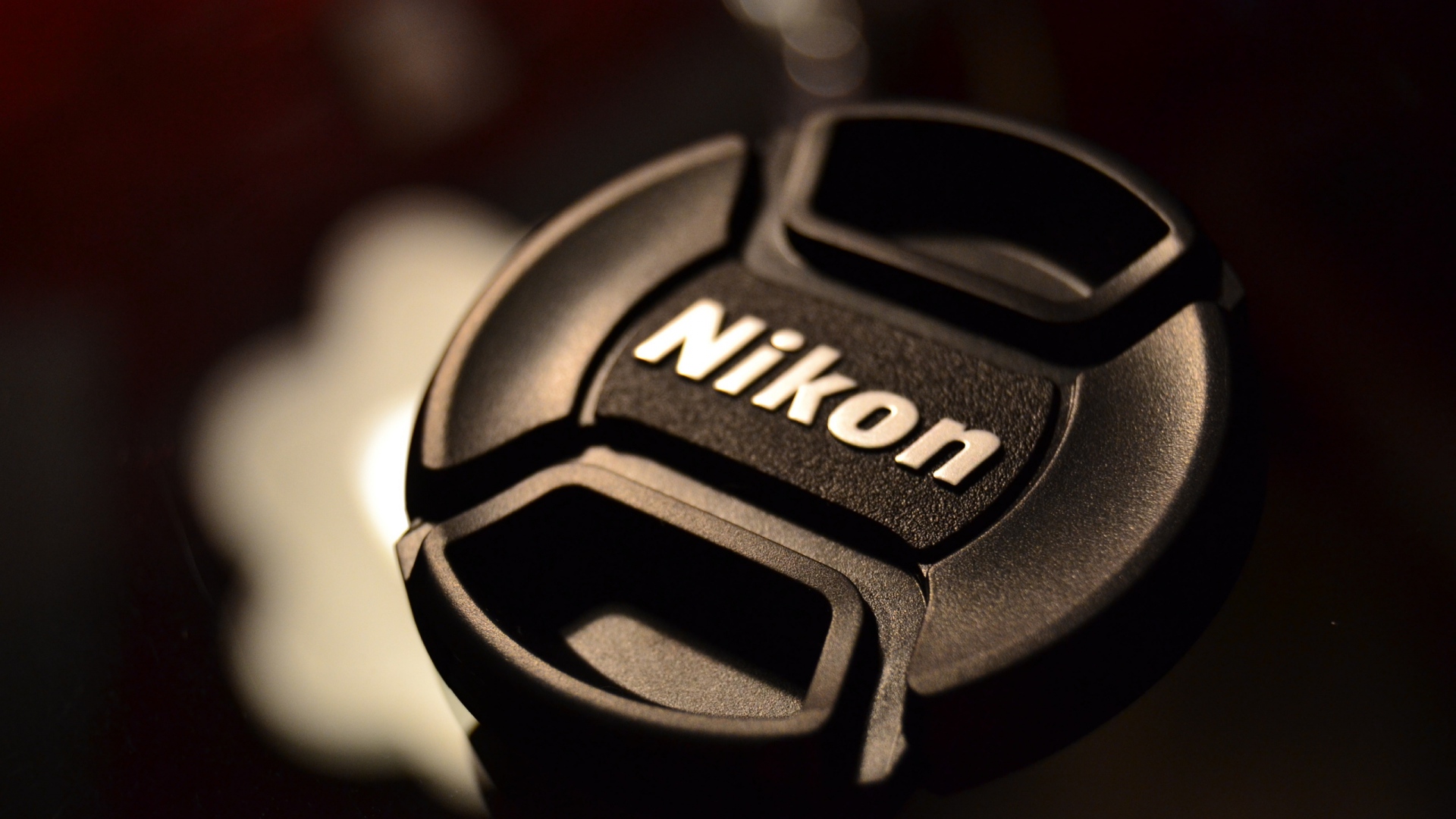  Nikon anunță dezvoltarea unui mirrorless full-frame