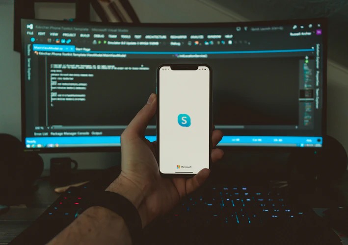  Skype sau Zoom: Care este cea mai bună soluție pentru videoconferințe?