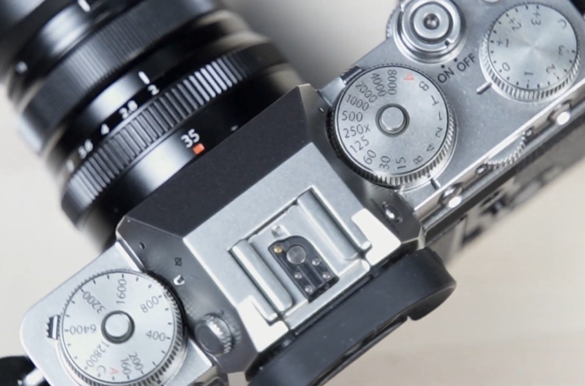  Fujifilm X-T4 – acest briceag cu de toate al camerelor mirrorless