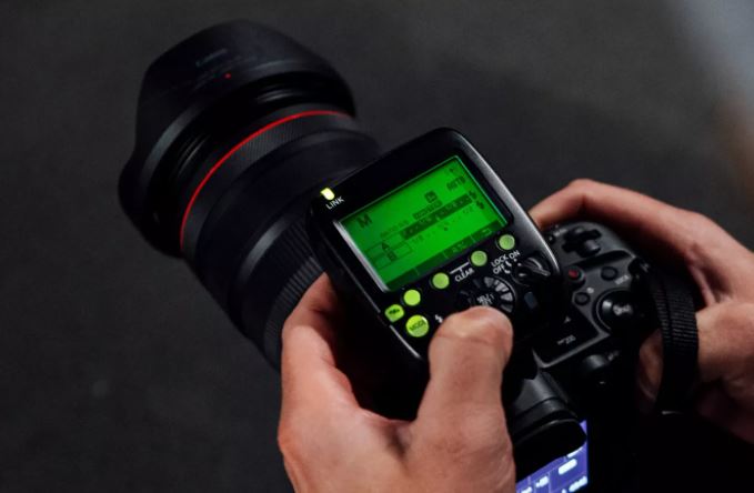  Canon actualizează Transmiţătorul Speedlite cu noua versiune ST-E3-RT