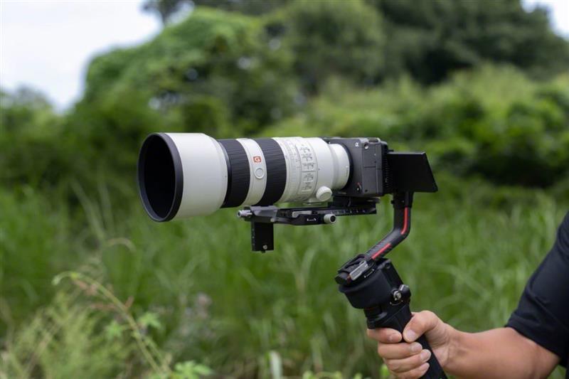  Sony lansează noul obiectiv Sony FE 70-200mm F2.8 GM OSS II