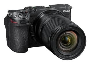 Z5IIC_BK_Z24-105_4-7.1_front34r